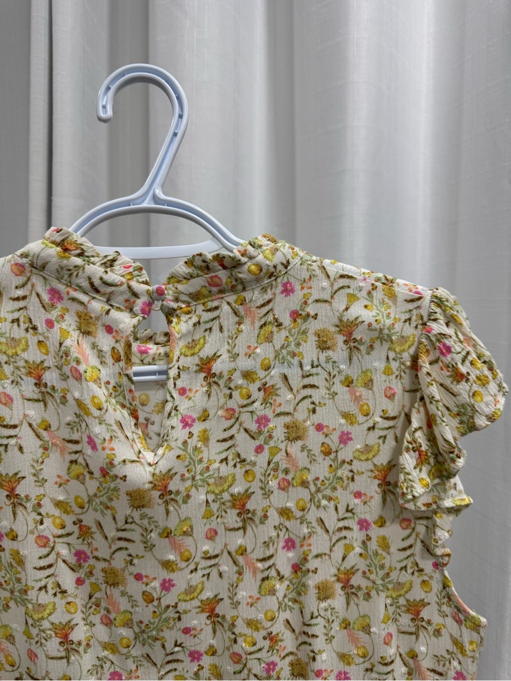 Floral Ruffle Sleeve Women’s Top in Cream and Pink - Picture 2 of 4